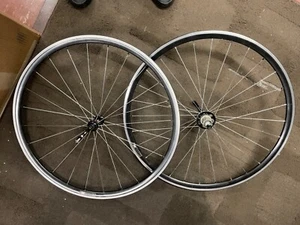 Ruedas de ciclismo de carretera Easton 700c cubierta 130/100 mm 9 mm QR 9 velocidades freno de llanta - Imagen 1 de 8