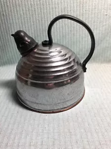 Vintage REVERE METALLWARE Bienenstock pfeifender Teekessel mit Bakelitvogelpfeife - Bild 1 von 5