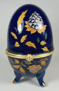 Vintage Blue Enamel Footed Egg Trinket Box with Tiny Spotted Owl Inside. - Picture 1 of 11