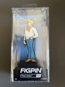 FiGPiN #721 Scooby-Doo! - Fred Jones Enamel Pin - Picture 1 of 5