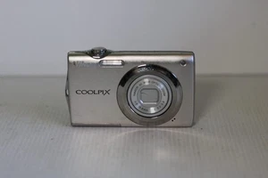 Nikon Digital Camera Coolpix S3000 12.0MP Silver Tested - Picture 1 of 12