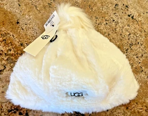 NWT UGG KIDS FAUX FUR BEANIE WITH POM POM WHITE - Picture 1 of 3