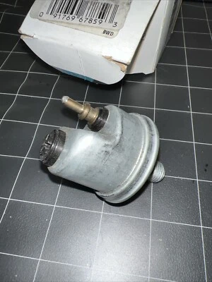 1Mercedes-Benz 0055421817 Oil Pressure Sensor Sender Unit 1981-2002 - Image 1 of 4