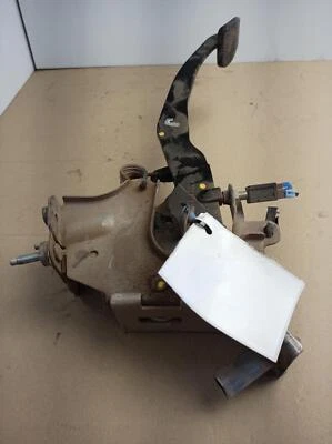 NISSAN NAVARA PEDAL ASSEMBLY NP300, CLUTCH PEDAL, 05/15 - image 1 of 3