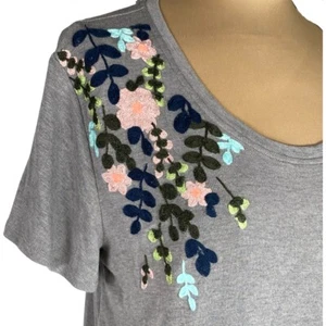 Grace & Lace Everly Embroidered Tee Size M Gray - Picture 1 of 13