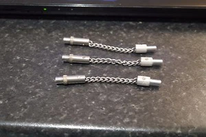 KORDA STOW MAGNETISCHE KETTEN X3 KURZ GEBRAUCHT KARPFEN GROB ANGELAUSRÜSTUNG SETUP - Bild 1 von 1