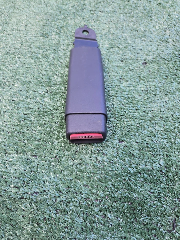 Carregador 2006-2010, Magnum, 300 fivela de cinto de segurança dianteiro direito passageiro Mopar  - Imagem 1 de 4