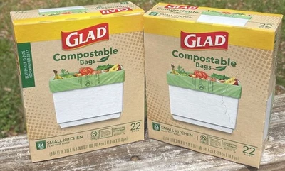 (2) Small Kitchen Compostable Bags 2.6 Gallon Flat Top Bags 22 Bags In Each Box - Image 1 of 4