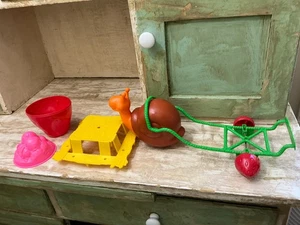 VTG 1980 Strawberry Shortcake Escargot Snail Cart Playset Incomplete Replacement - Picture 1 of 9