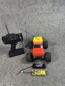 Vintage Duratrax Mini Quake RC Truck With Remote - Picture 1 of 12