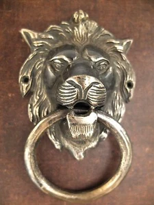 VINTAGE ANTIQUE STYLE HAND MADE SOLID BRASS LION DOOR KNOCKER - Picture 1 of 3