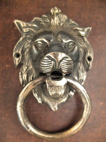 VINTAGE STYLE HAND MADE SOLID BRASS LION DOOR KNOCKER Cover
