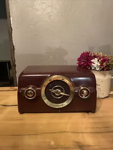 Crosley 10-138 Vintage Maroon Tabletop Röhrenradio 50er Jahre - Bild 1 von 7