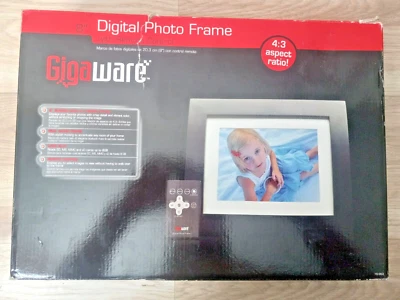 GIGAWARE 7” High Resolution DIGITAL PHOTO FRAME•Black Wood•SD, MS, MMC Slots - Image 1 of 4