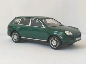 CARARAMA - PORSCHE CAYENNE - GREEN - LOOSE - GOOD CONDITION - *MISSING MIRROR - Picture 1 of 9