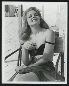 LQQK 8X10 vintage 1960s original, GORGEOUS CAROL BAKER, actress #25 - Picture 1 of 1