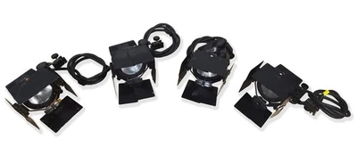 (4) Lowel Pro-light (con puertas de granero), (4) luces en V, (4) soportes y (2) paraguas Foto 1 de 4