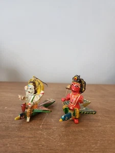 Ein Paar kleine alte handbemalte Holz Indianer Gott Skulptur Ornamente - Bild 1 von 10