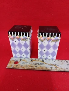 Vintage Mary Engelbrite 2 Salzstreuer 1998, lila Diamanten quadratischer Stil  - Bild 1 von 5