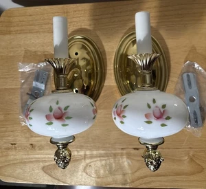VTG “RARE” Set of 2  BRASS & PORCELAIN FLORAL SCONCES Ready To Hang - Picture 1 of 6