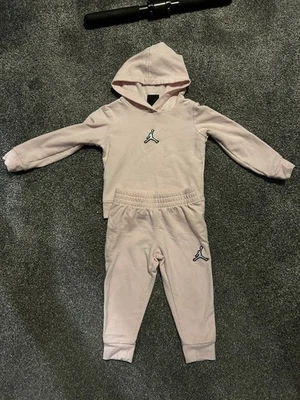 学步女孩乔丹粉色/黑色连帽衫和慢跑裤套装,尺寸/2T — 第 1/2 张图片