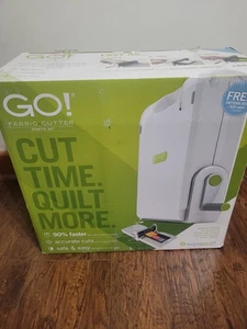 Pacchetto trapuntatura taglierina tessuto 16 pezzi AccuQuilt Go 55100 *SPEDIZIONE GRATUITA USA 48 LEGGI* - Foto 1 di 8