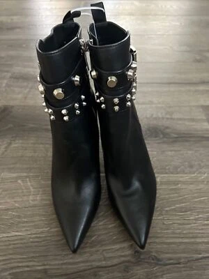 Botas de salto Michael Kors femininas Amal Astor Studs preto com zíper sapato de exibição - Imagem 1 de 4