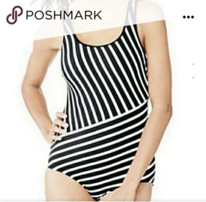 Lands' End Damen UPF 50 volle Abdeckung hochgeschlossen zerrloser Einteiler Badeanzug 8 M - Bild 1 von 5