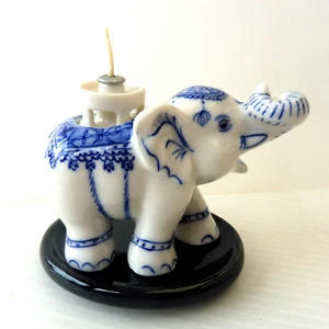 KLIMA K588 Lampe à huile en porcelaine - L'ELEPHANT BLANC & BLEU - Imagen 1 de 4