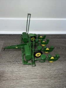 VINTAGE 1965 ERTL 1/16 JOHN DEERE frühe Version AHK 494 4-REIHIGES PFLANZGEFÄSS BAUERNHOFSPIELZEUG - Bild 1 von 7