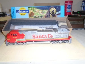 ATHEARN #4954 NON-POWERED GE C44-9W DIESEL LOCOMOTIVE- SANTA FE #690 HO - Picture 1 of 6