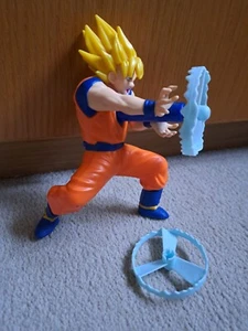 Lanzador de figuras de acción Dragon Ball Z Goku Super Saiyan Bandai - Imagen 1 de 7