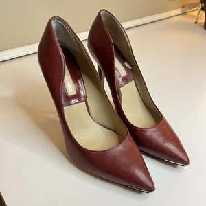 Michael Kors Main Line Burgunderrot Spitz zulaufend Klassische Pumps Größe 6,5 Stilettoabsatz - Bild 1 von 5