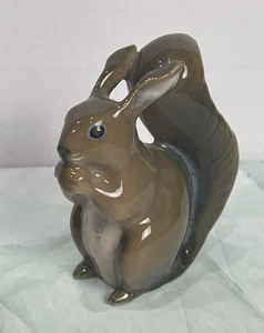 Royal Copenhagen Denmark 982 Porzellan Eichhörnchen Figur glänzend braun grau - Bild 1 von 8