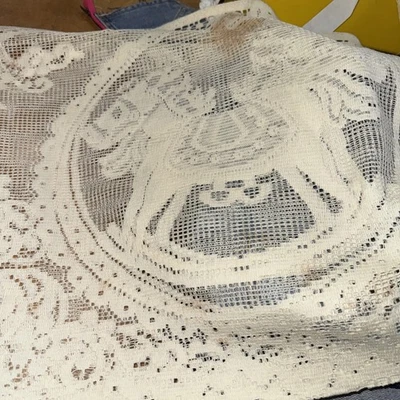 Bolt of offWhite Lace with hobby horse X 32 in wide - Image 1 of 4