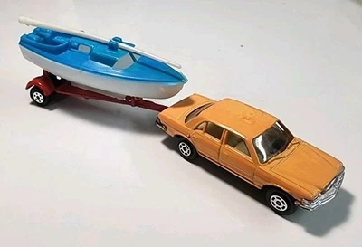 Road Champs Super 2s Yatming Mercedes 450 SEL 1/64 Diecast with Boat & Trailer - Image 1 of 4