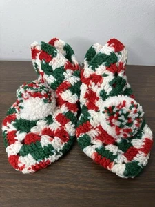 Handarbeit gehäkelte Hausschuhe Weihnachten rot grün Größe M passt Damen (6-8) Garn - Bild 1 von 7