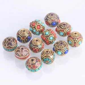 Cuentas sueltas redondas de metal budista tibetano nepalí hechas a mano de 15 mm-17 mm 2 piezas - Imagen 1 de 21