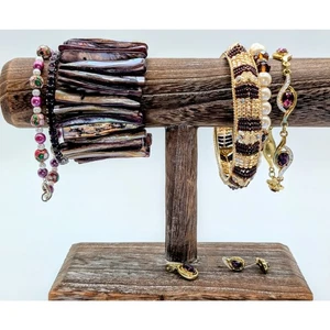 Konvolut gemischter Schmuck mit acht Stück lila goldfarbenem Motiv - Bild 1 von 4