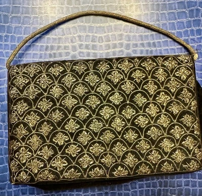 Bolso sin asas vintage de terciopelo negro Zardozi dorado plateado metal bordado flores Foto 1 de 3