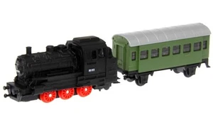 NEW SIKU 1657 BLISTER PACK Steam Engine with Passenger Carriage Diecast Model - Picture 1 of 2