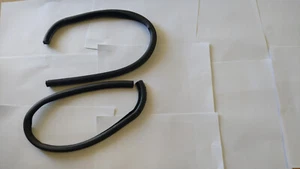 Jaguar E Type series 1 & 2 B Post seal left & right BD25898 BD25899 - Picture 1 of 4