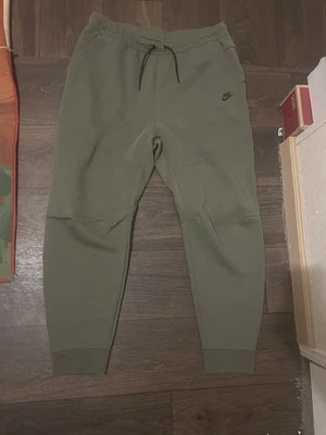 Calça jogger Nike Tech Fleece masculina verde, tamanho XXL (2XL), DQ4312-222 - Imagem 1 de 2