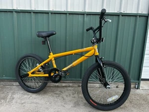 Haro BMX Bike - Picture 1 of 4
