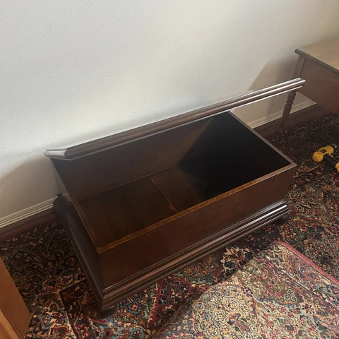 Beautiful Wooden Blanket Chest Cover