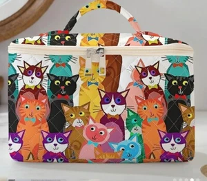 Cat cartoon makeup bag - portable & stylish cosmetic organizer. - Picture 1 of 3