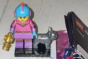 LEGO Series 26 Retro Space Heroine Minifigure (71046) Booklet And Accessories (2 - Picture 1 of 5