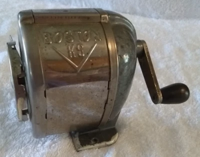 Sacapuntas giratorio vintage Hunt Mfg modelo Boston KS de 8 agujeros Foto 1 de 4