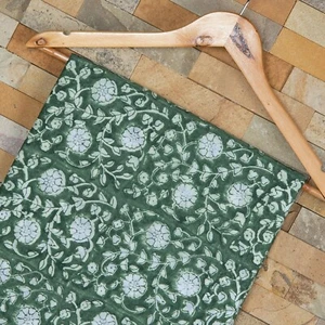 2.5 Yard Indian pure Cotton Fabric Green Printed Hand Block Flower Print Fabric - Picture 1 of 6