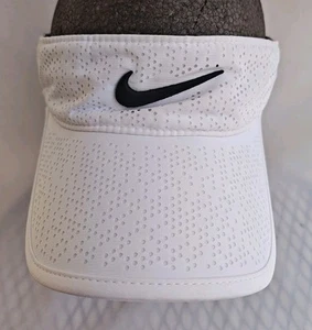 Nike Damen Tech perforiert weiß verstellbar Golf Tennis Visier 742709-100 - Bild 1 von 9
